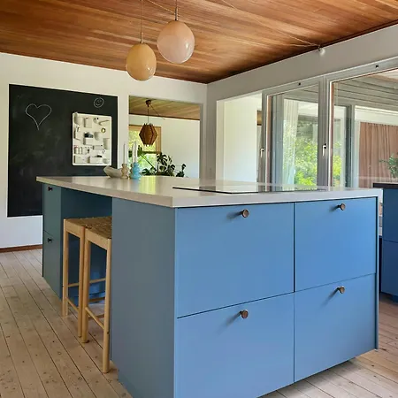 Vakantiehuis 1960s House With Terrace Near Liseleje Melby