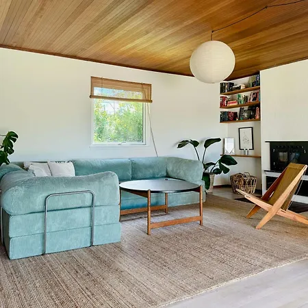 Vakantiehuis 1960s House With Terrace Near Liseleje *